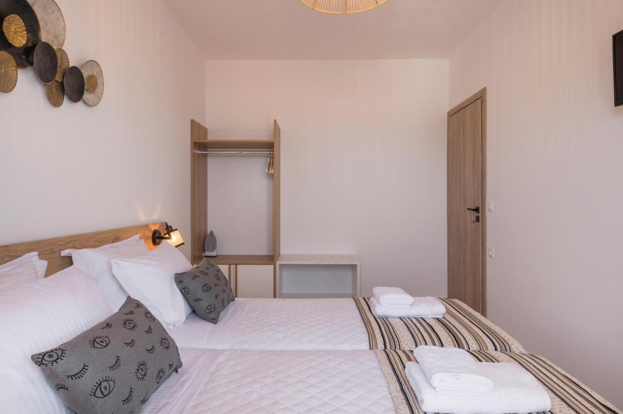 Indigo Blue Seaside Deluxe Apartments Kissamos Exterior photo