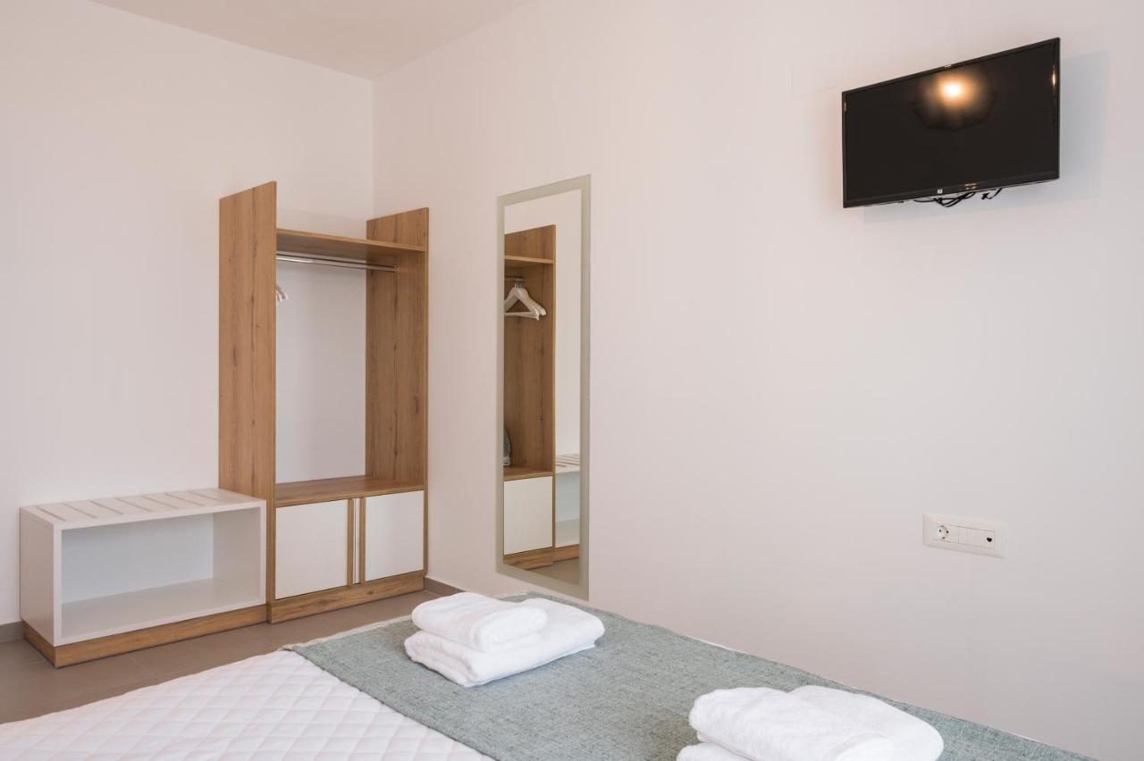 Indigo Blue Seaside Deluxe Apartments Kissamos Exterior photo