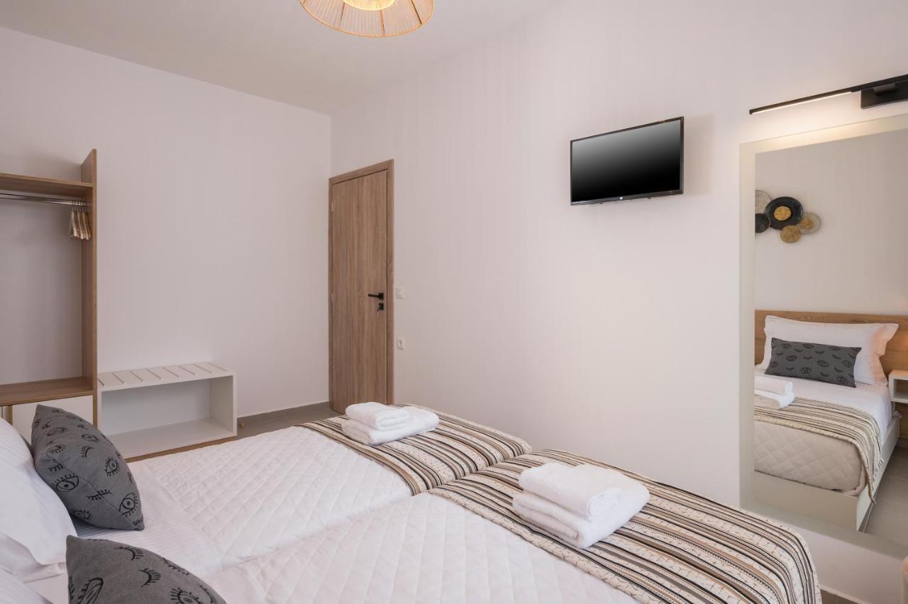 Indigo Blue Seaside Deluxe Apartments Kissamos Exterior photo