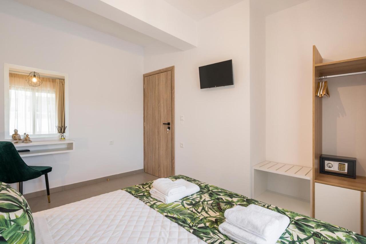 Indigo Blue Seaside Deluxe Apartments Kissamos Exterior photo