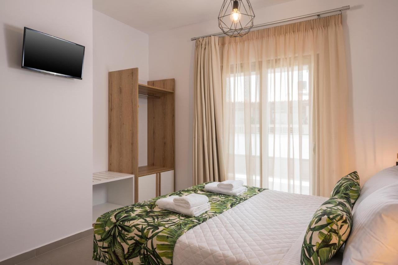 Indigo Blue Seaside Deluxe Apartments Kissamos Exterior photo